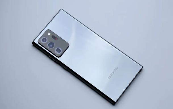 Ocena SAMSUNG Galaxy Note20 Ultra, duży ekran jest niesamowity!