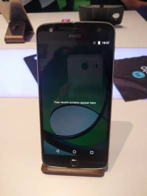 Praktyczne: Moto Z Play, modułowy smartfon Lenovo