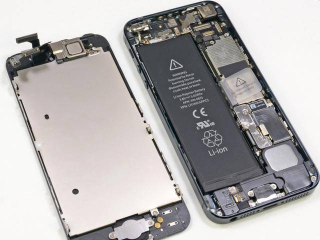 iPhone 5 pod nożem: iFixIt demontuje nowy smartfon Apple
