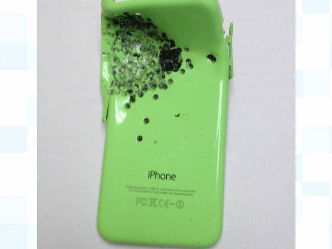 iPhone 5c przestaje strzelać z obciętej strzelby